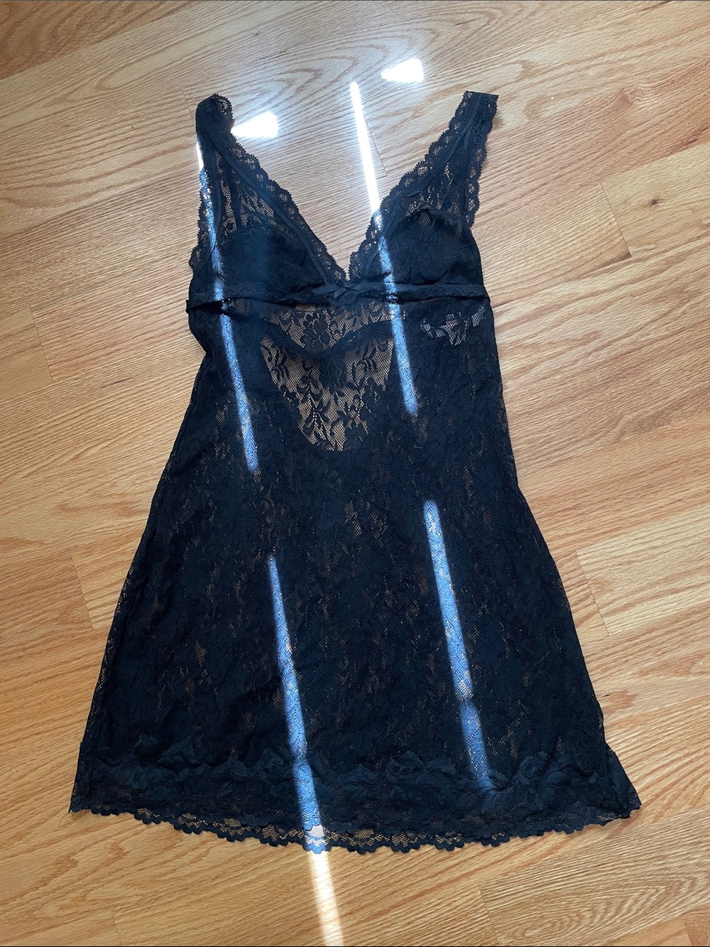 VINTAGE VS LACE NIGHTIE